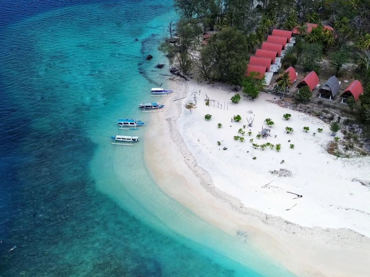 Explore Gili Nanggu Island