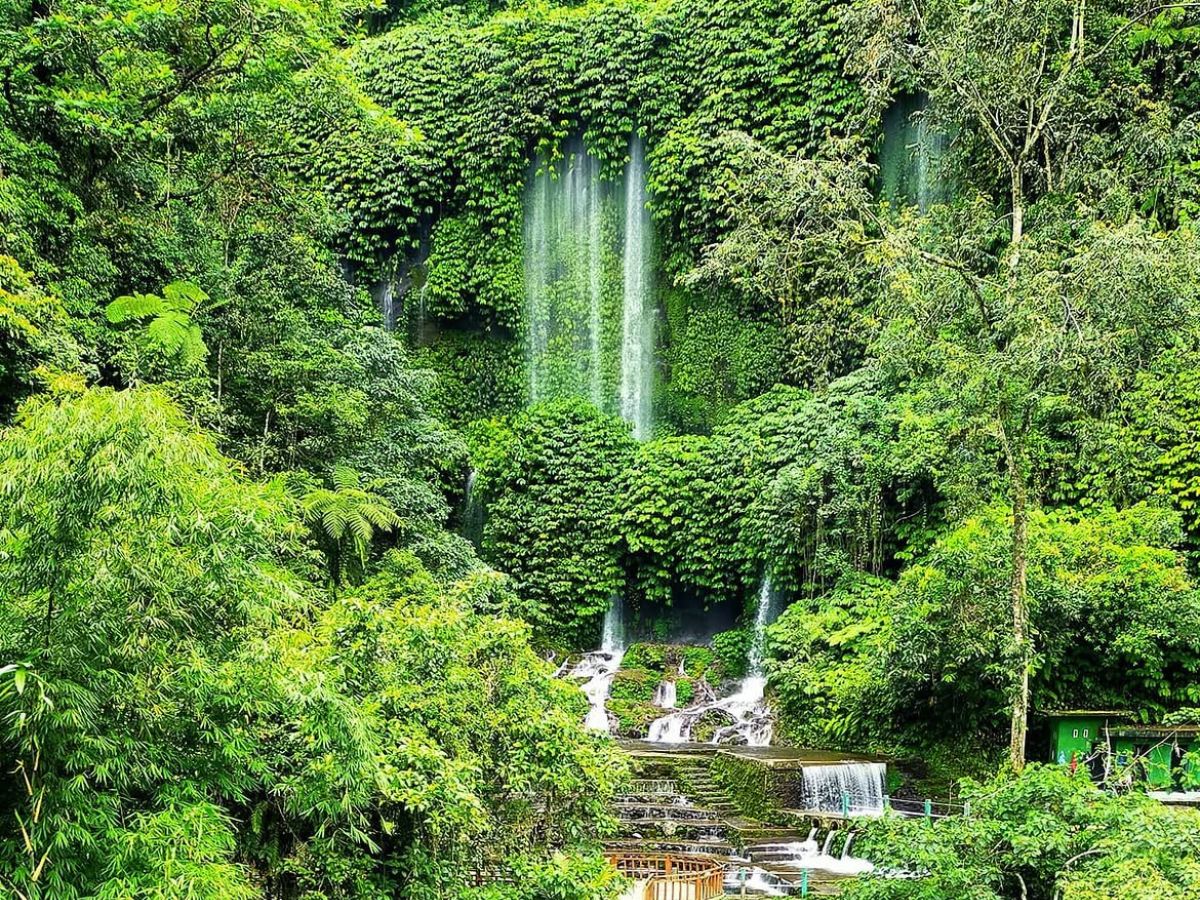beatiful waterfall - benang kelambu waterfall lombok