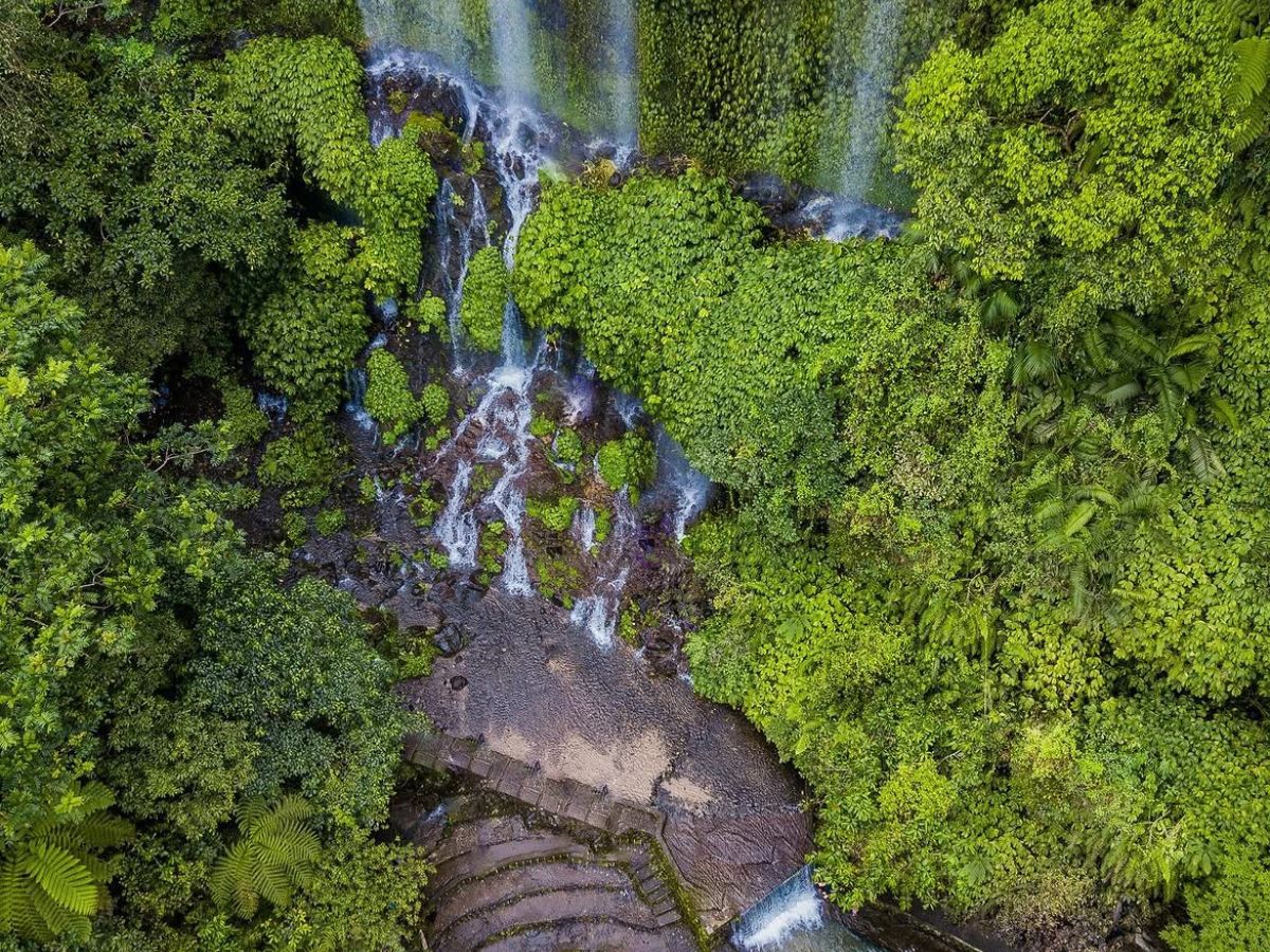 benang kelambu waterfall lombok
