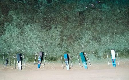 Island Hopping in Gili Gede, Layar & Rengit